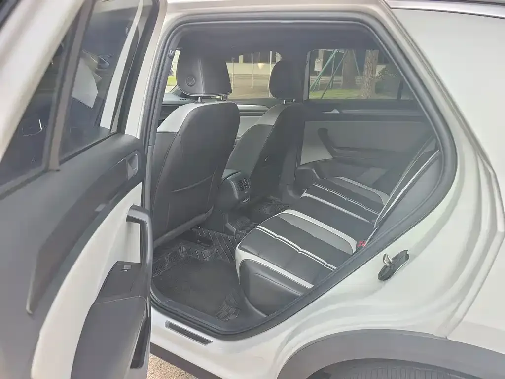 Volkswagen T-Roc 2024 из CN, фото 3