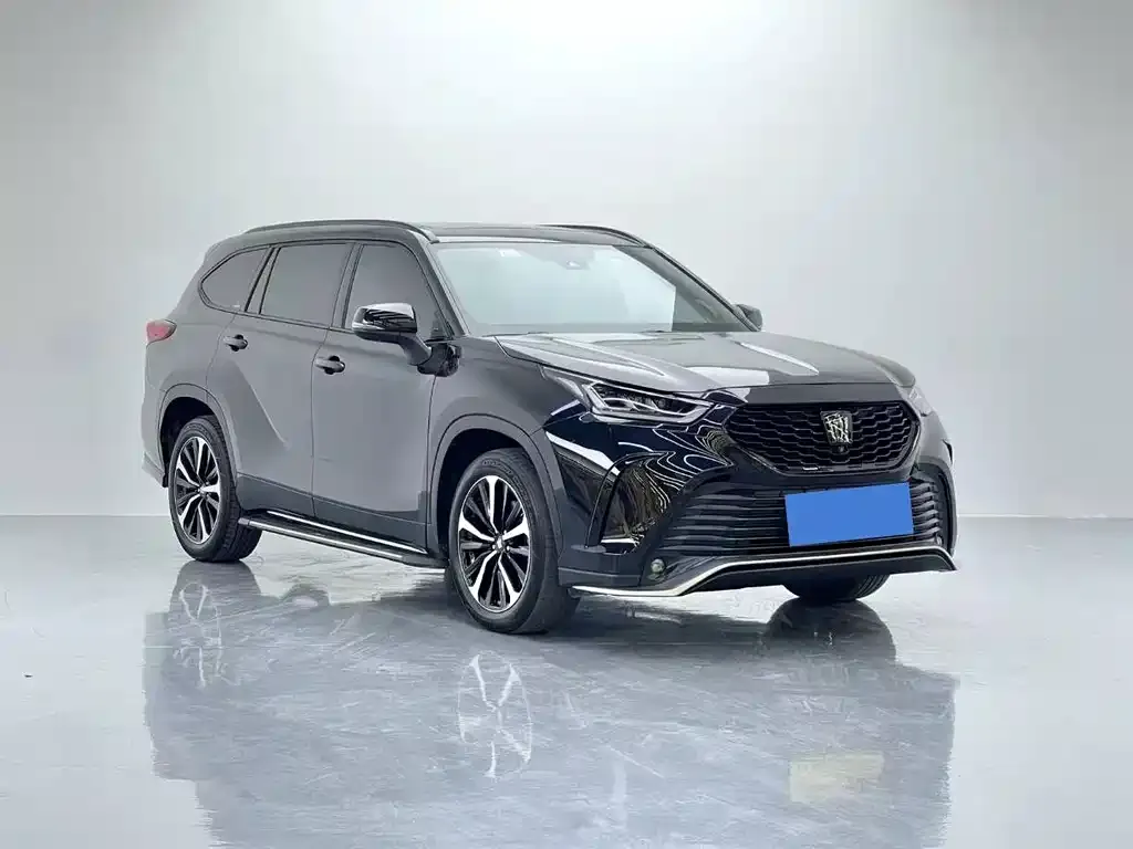 Toyota Crown Kluger 2023 из CN, фото 2