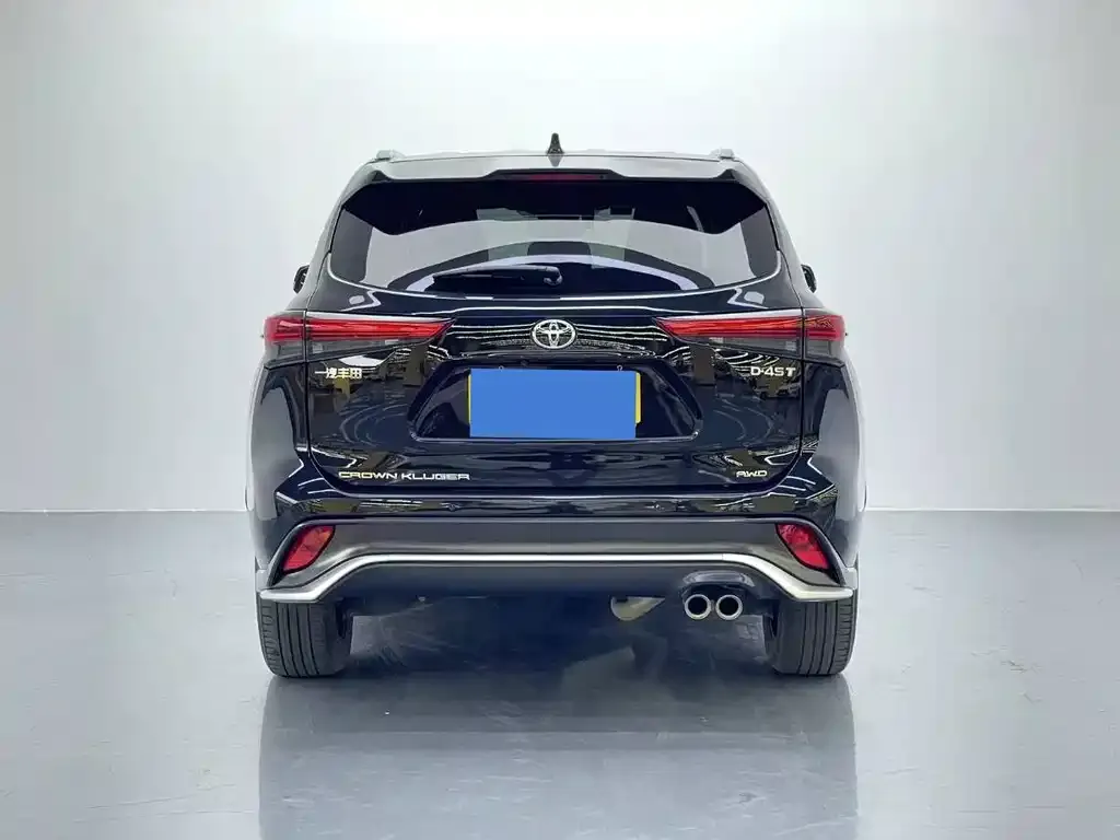 Toyota Crown Kluger 2023 из CN, фото 4