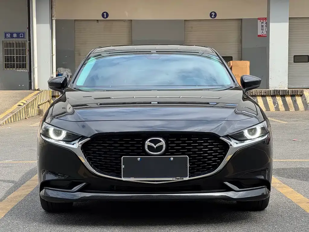 Mazda 3 Axela 2024 из CN, фото 2