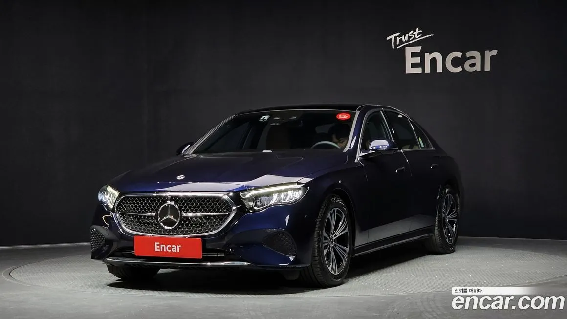 Mercedes-Benz E-Class — фото 1