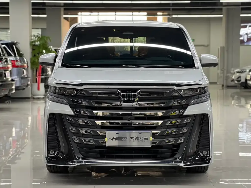 Toyota Vellfire — фото 4