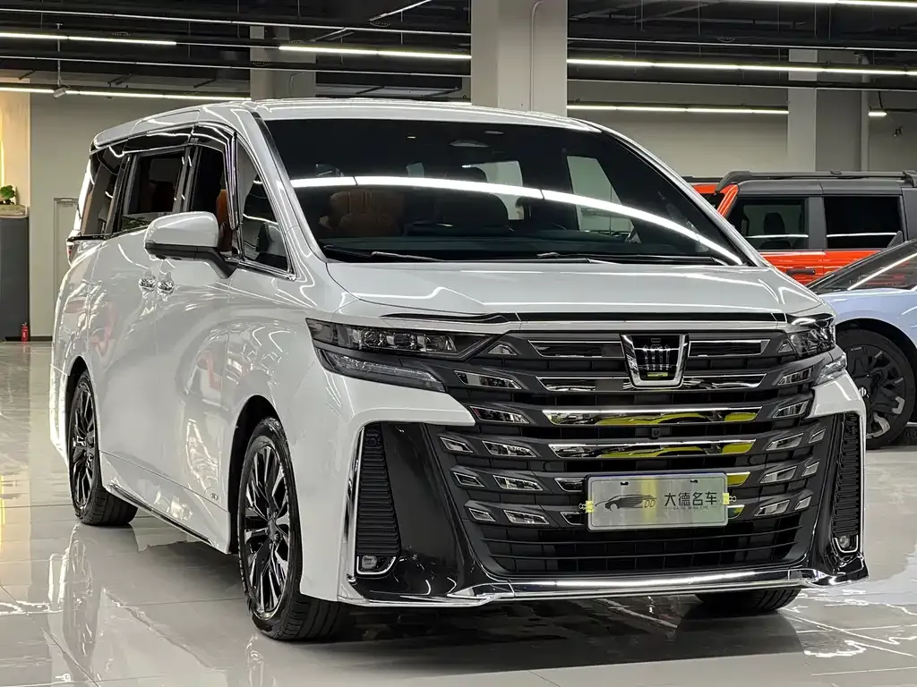 Toyota Vellfire — фото 2
