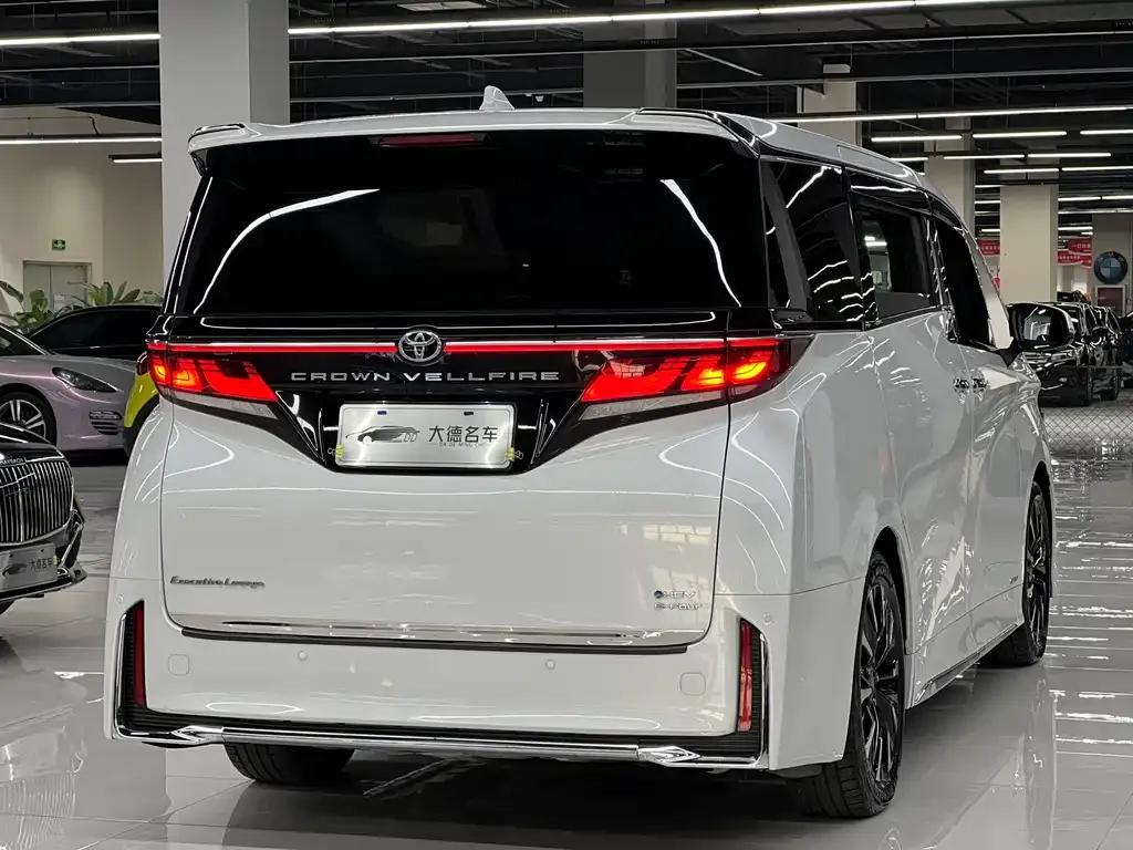 Toyota Vellfire — фото 7