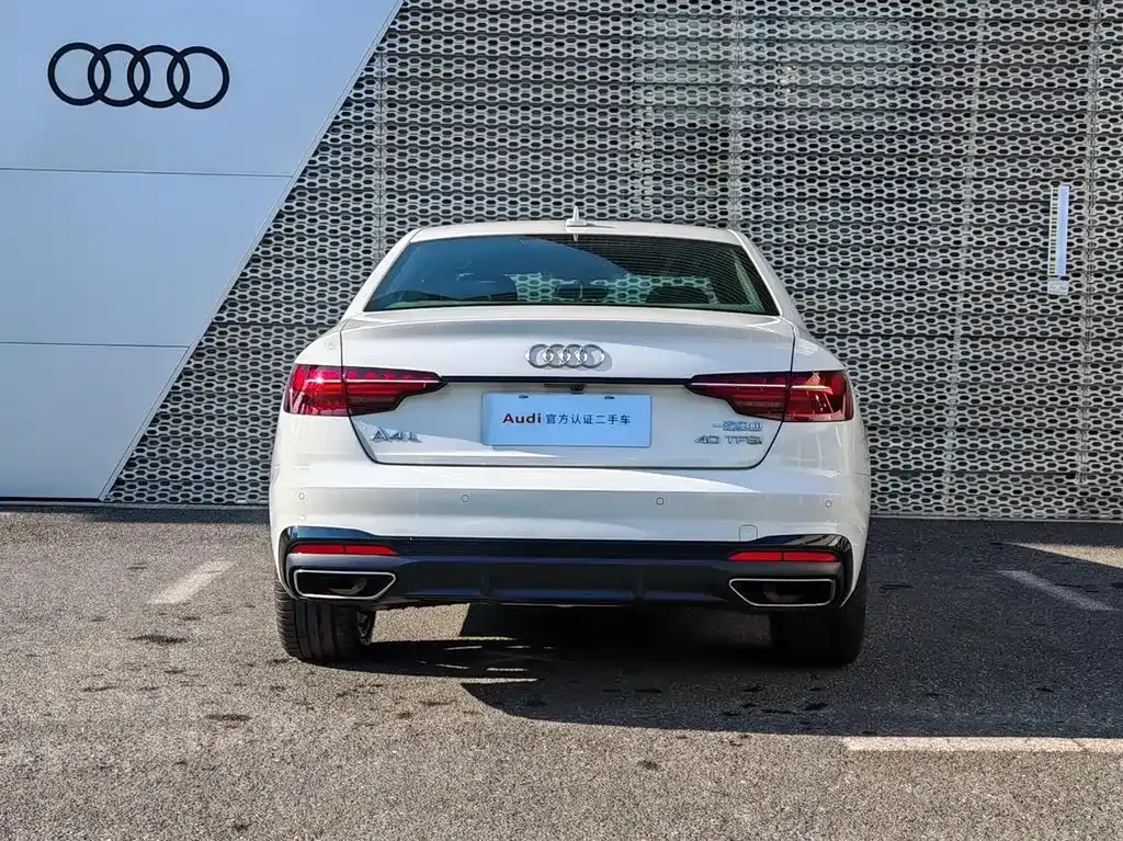 Audi A4L 2023 из CN, фото 10