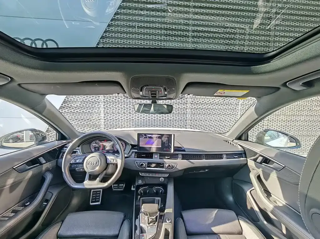 Audi A4L 2023 из CN, фото 4