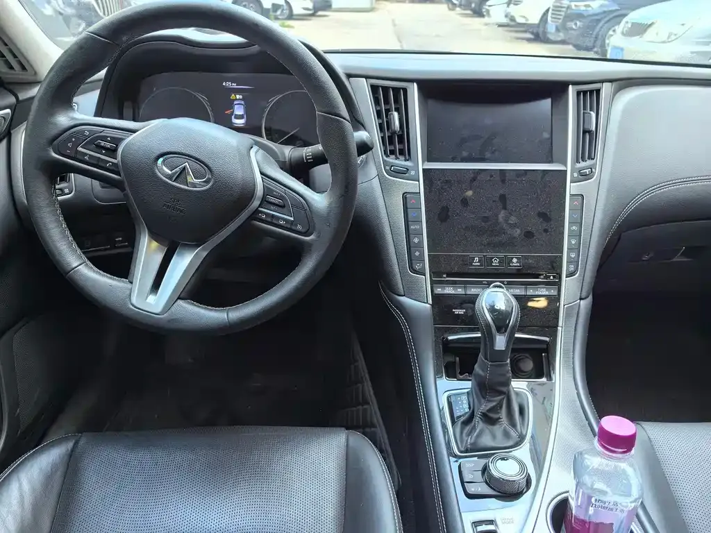 Infiniti Q50L 2022 из CN, фото 10