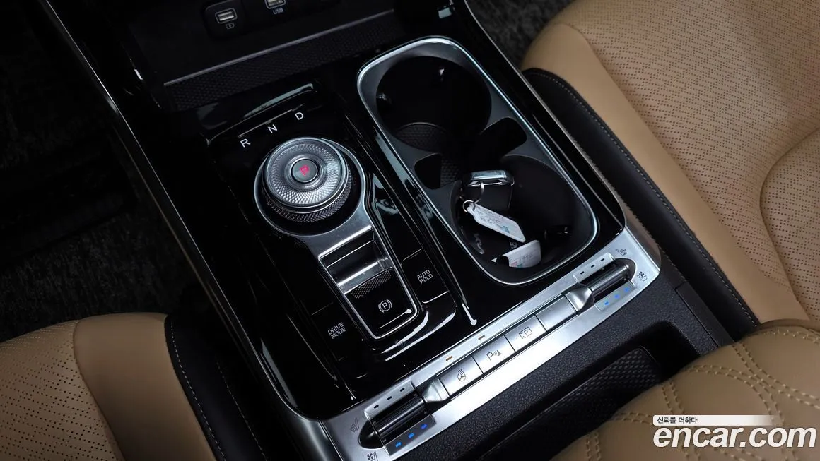 Kia Carnival — фото 10