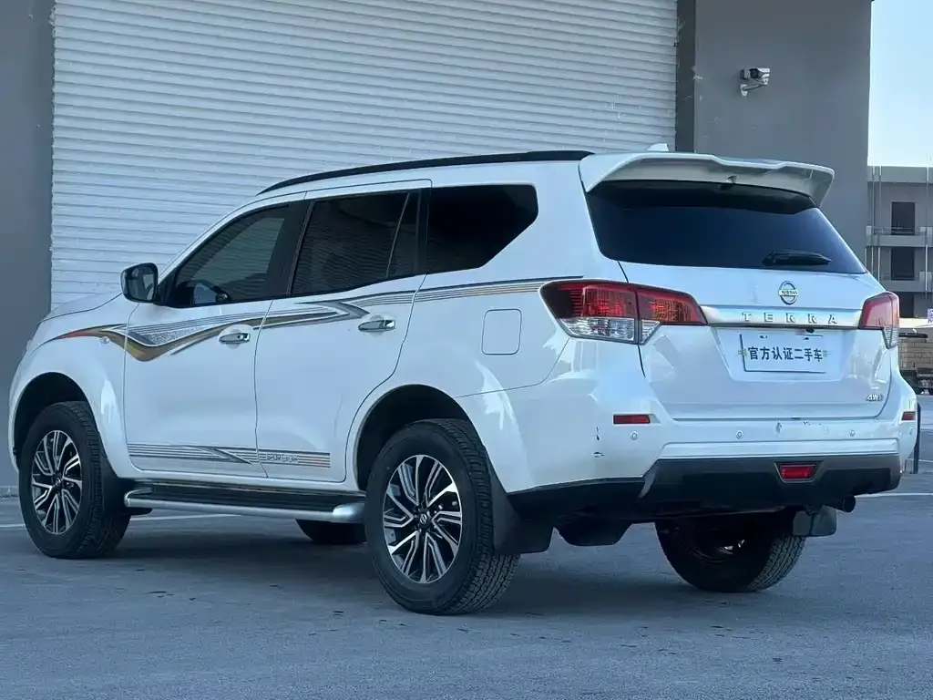 Nissan Terra — фото 4