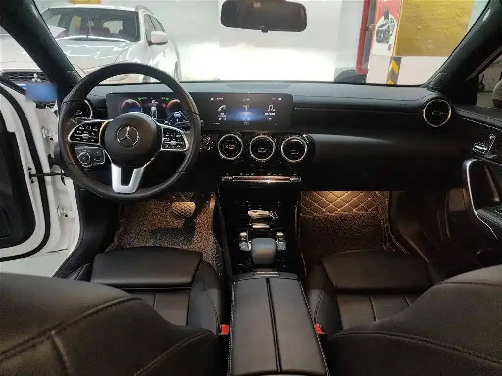 Mercedes-Benz A-Class — фото 10