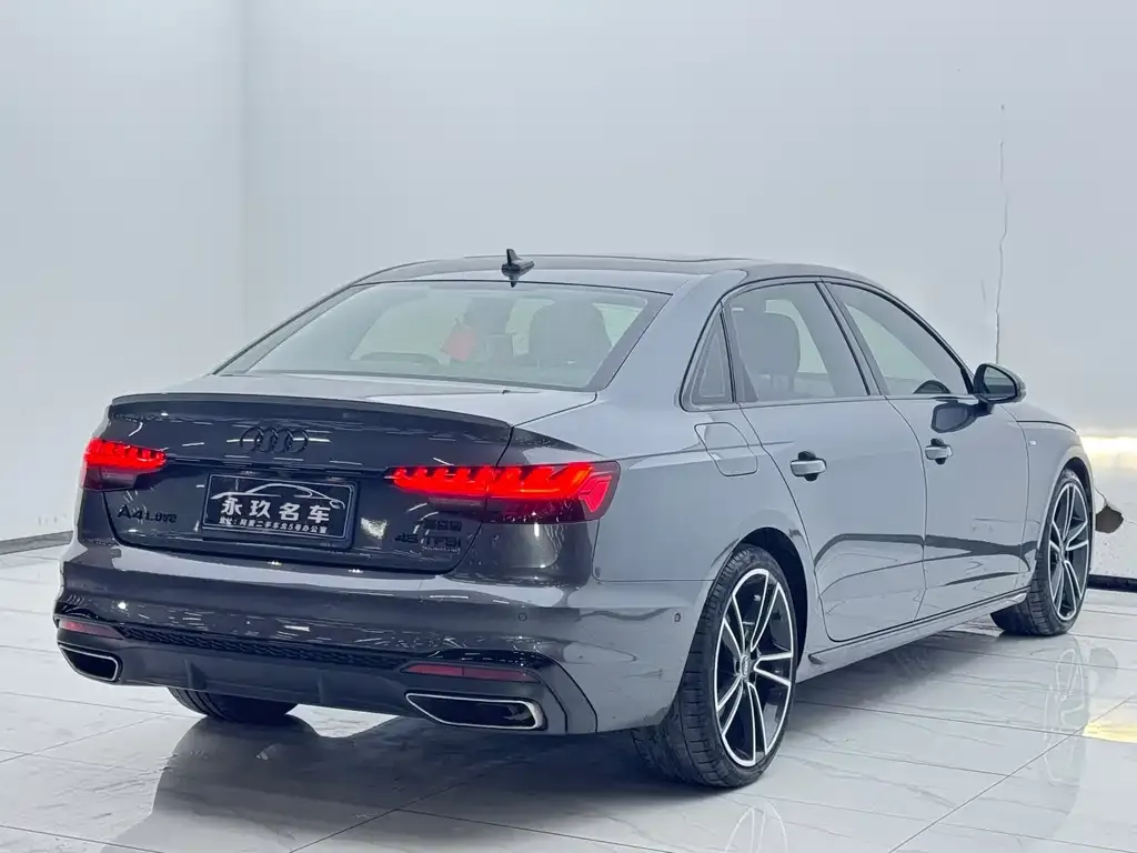 Audi A4L — фото 10