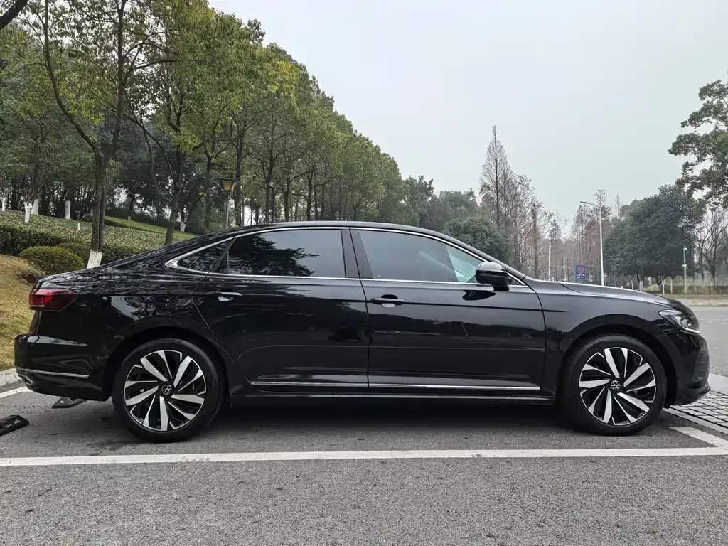 Volkswagen Passat 2024 из CN, фото 3