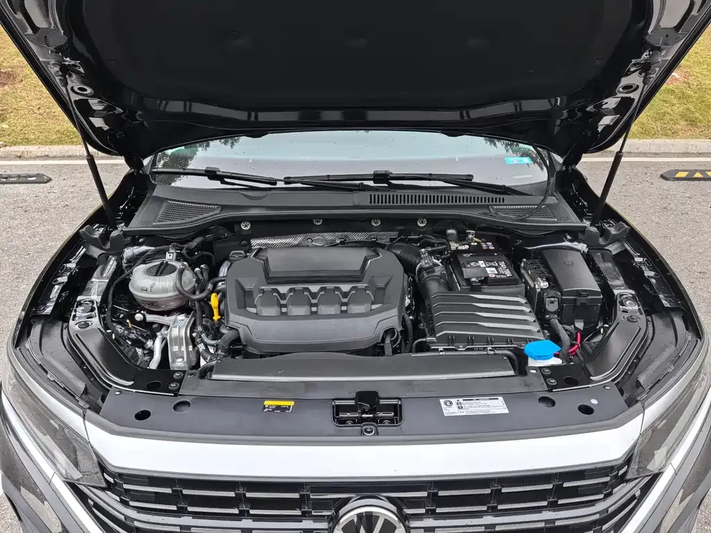 Volkswagen Passat 2024 из CN, фото 7