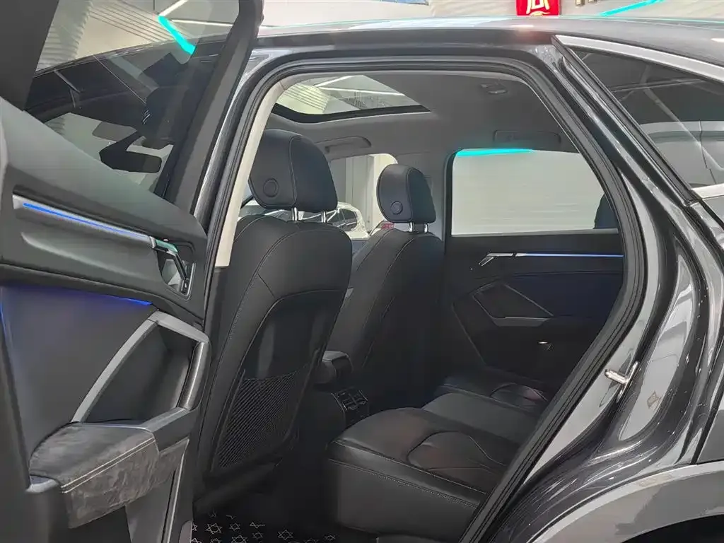 Audi Q3 Sportback 2021 из CN, фото 7