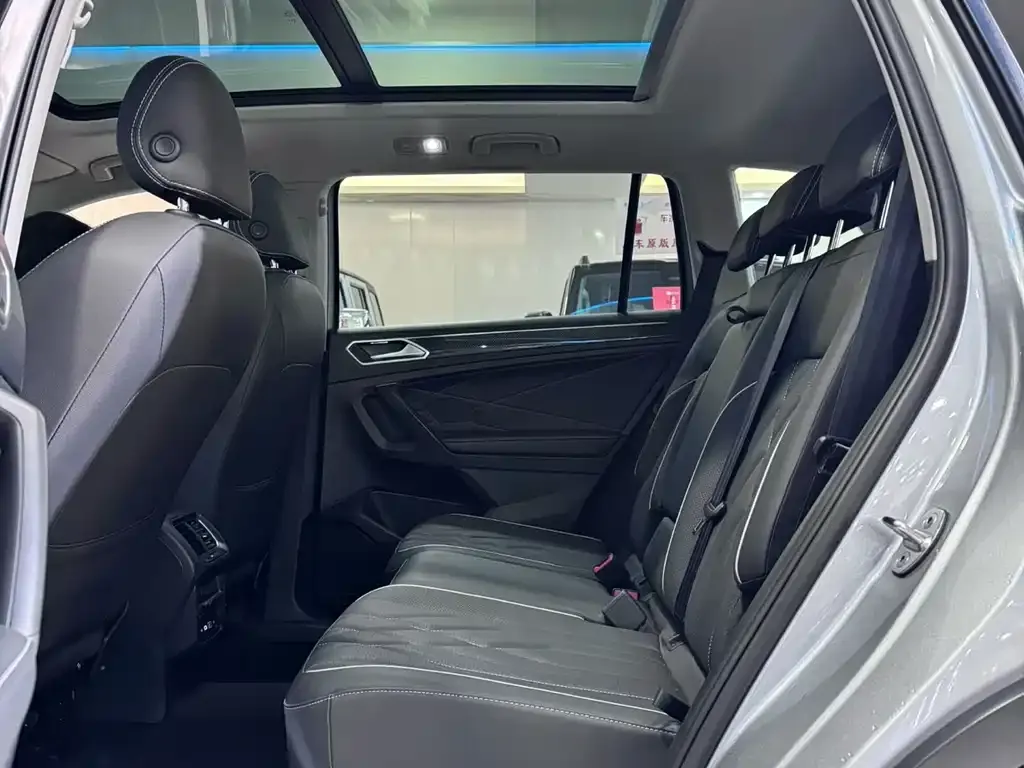 Volkswagen Tiguan L 2022 из CN, фото 3