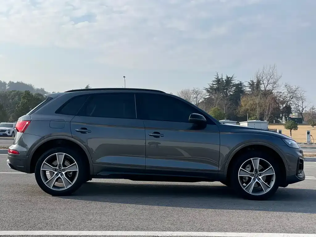 Audi Q5L 2021 из CN, фото 3