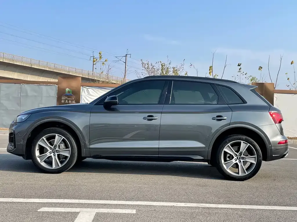 Audi Q5L 2021 из CN, фото 2