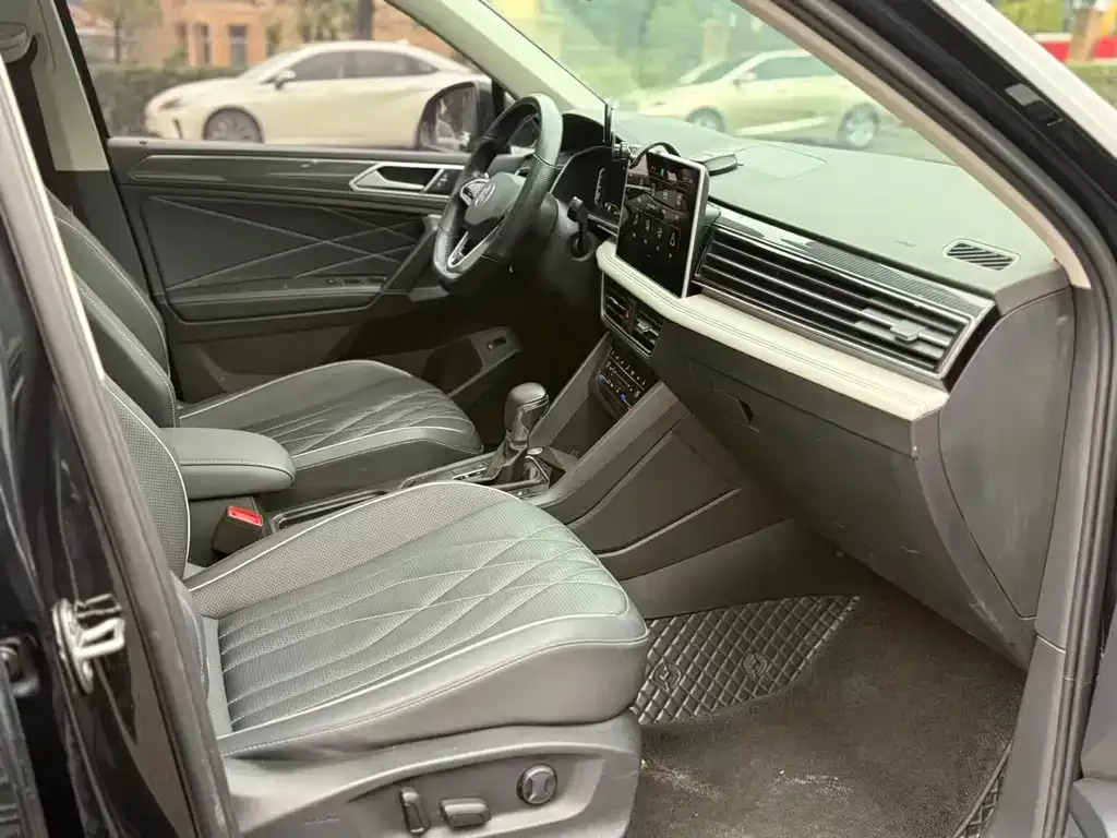 Volkswagen Tiguan L 2023 из CN, фото 3