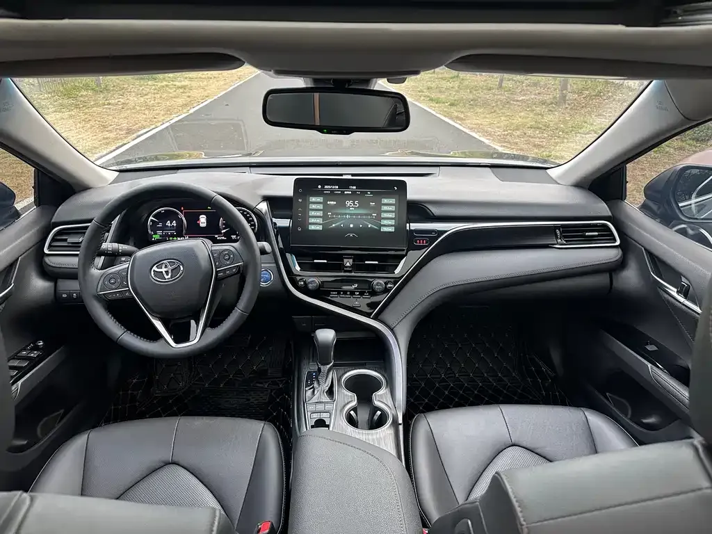 Toyota Camry 2022 из CN, фото 2