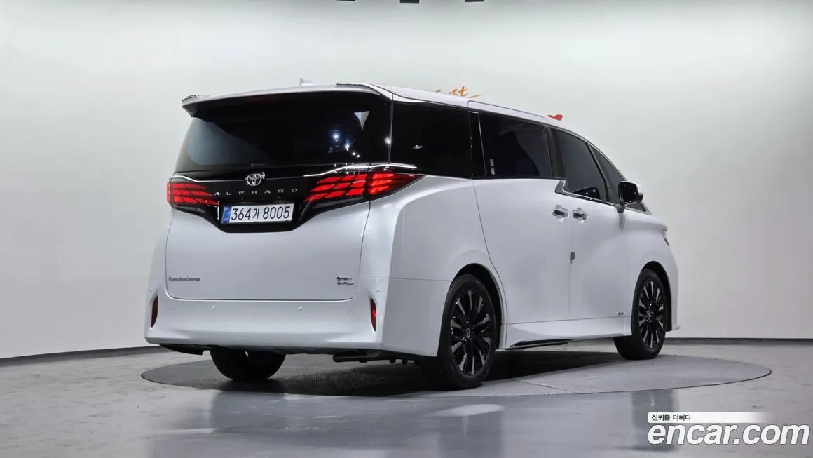 Toyota Alphard — фото 2