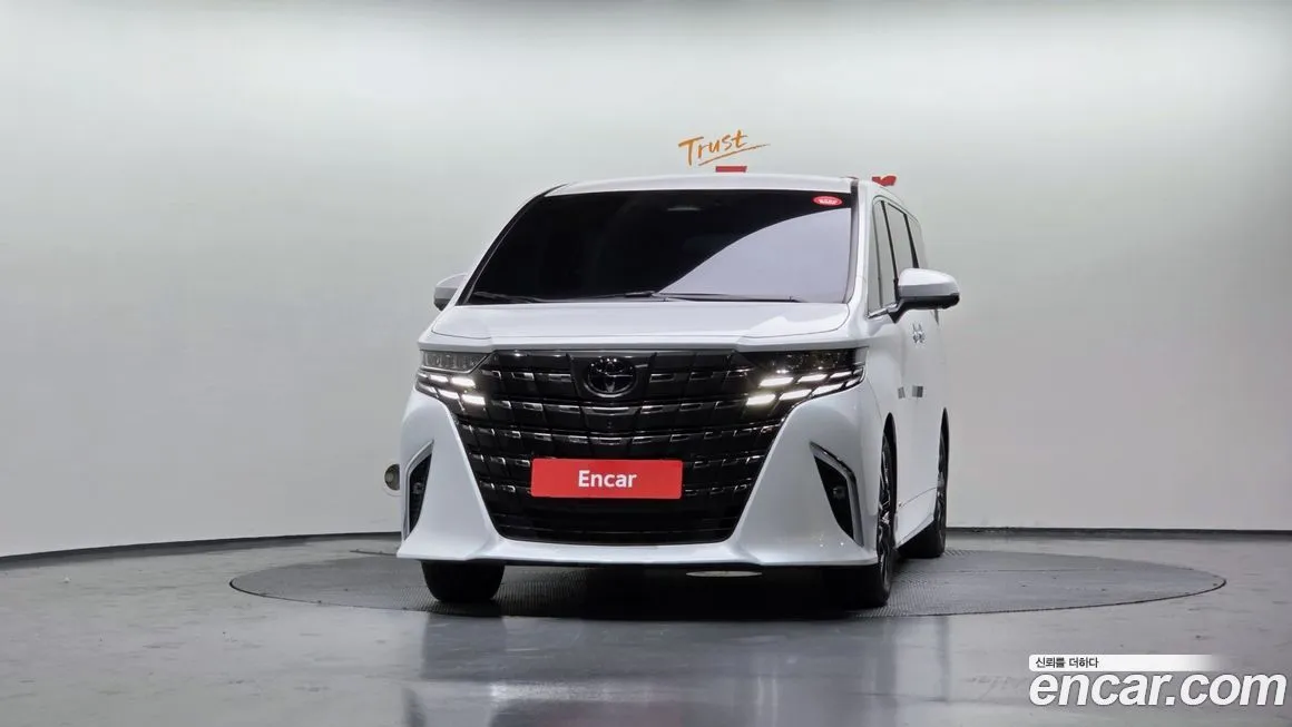 Toyota Alphard — фото 3