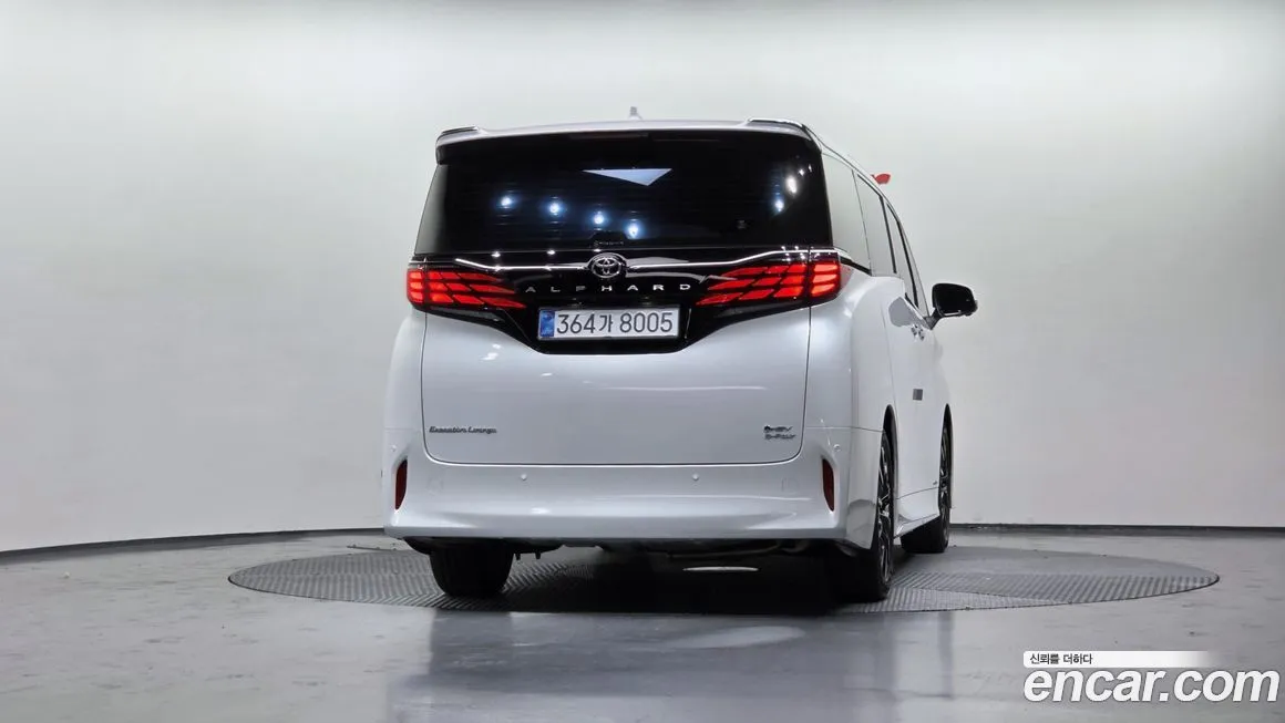 Toyota Alphard — фото 5