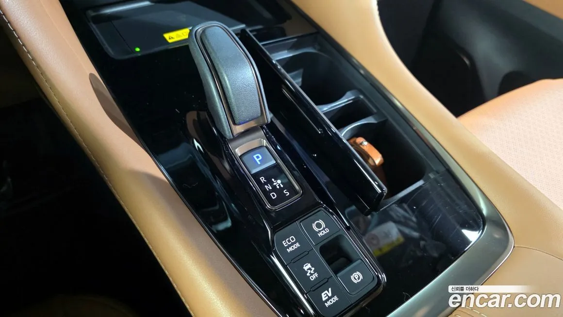 Toyota Alphard — фото 10