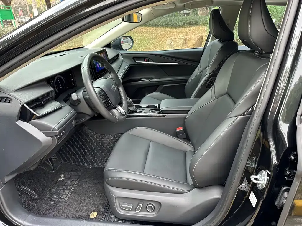 Toyota Camry 2025 из CN, фото 8