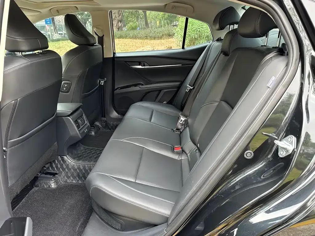 Toyota Camry 2025 из CN, фото 4