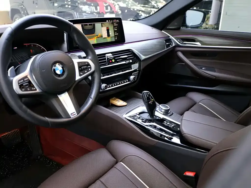 BMW 5 Series — фото 10