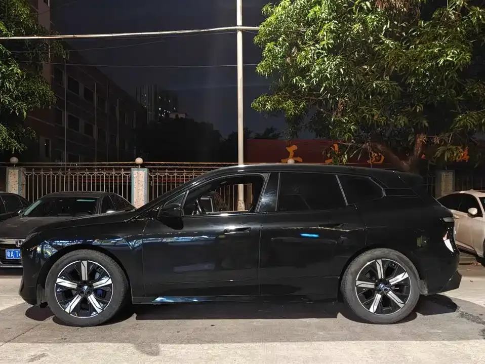 BMW iX 2023 из CN, фото 2