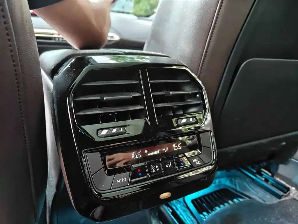 BMW iX 2023 из CN, фото 5