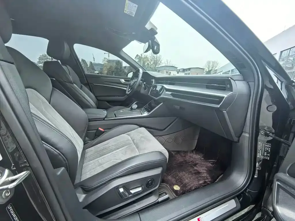 Audi A6L 2024 из CN, фото 3
