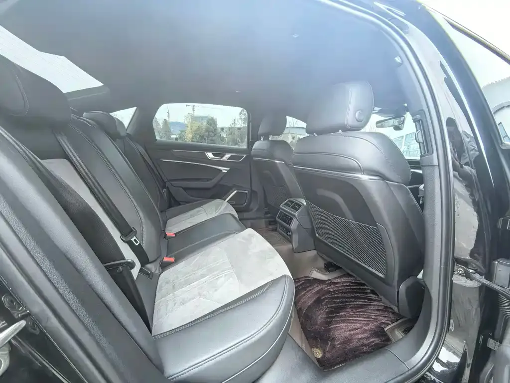 Audi A6L 2024 из CN, фото 7