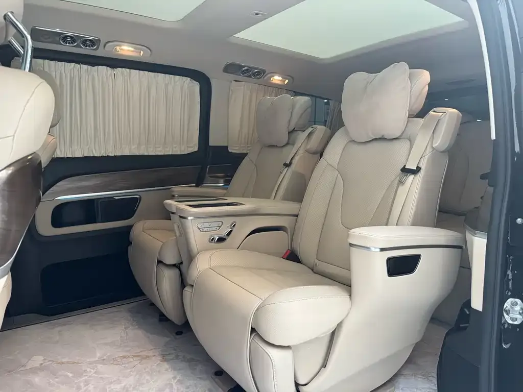 Mercedes-Benz V-Class 2022 из CN, фото 2