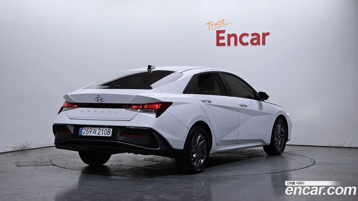 Hyundai AVANTE — фото 3