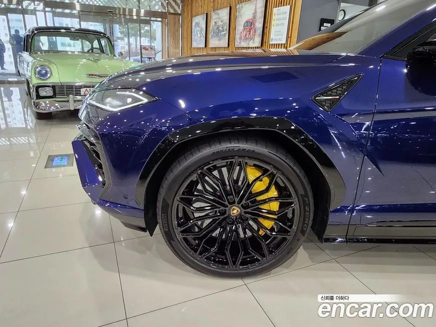 Lamborghini Urus — фото 6