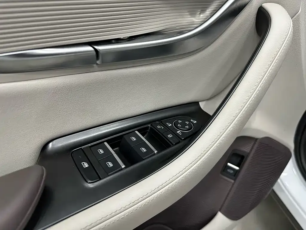 BYD PLUS New Energy — фото 6