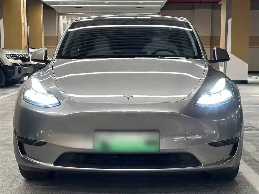 Tesla Model Y — фото 8