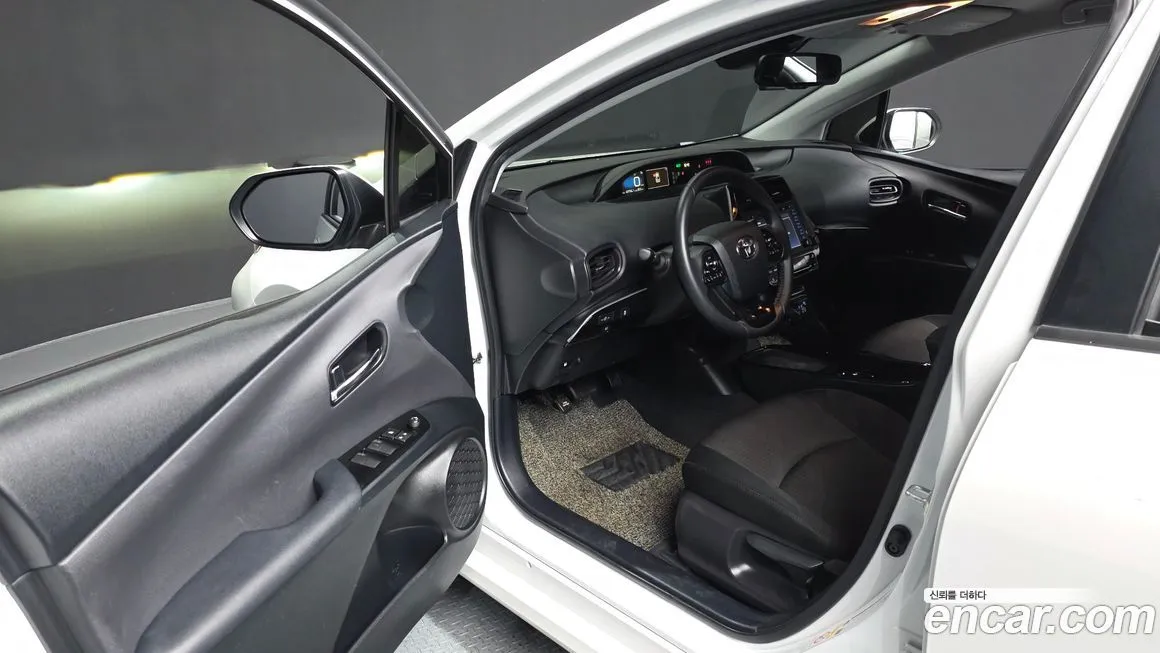 Toyota Prius 2021 из KR, фото 7