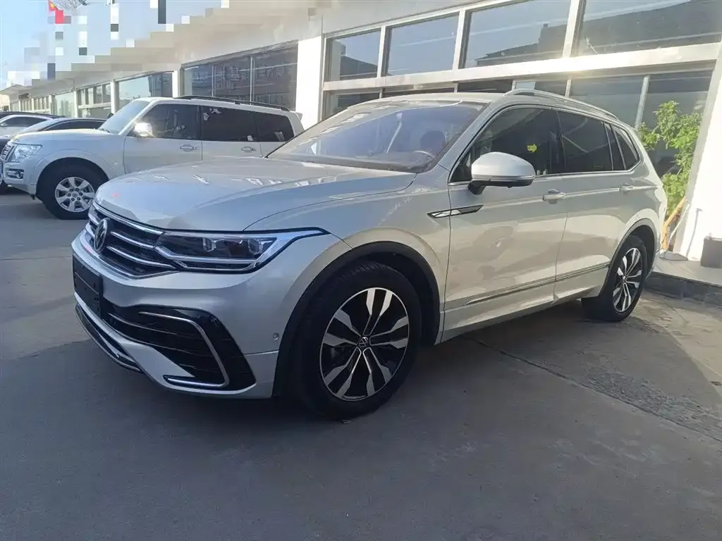 Volkswagen Tiguan L — фото 7