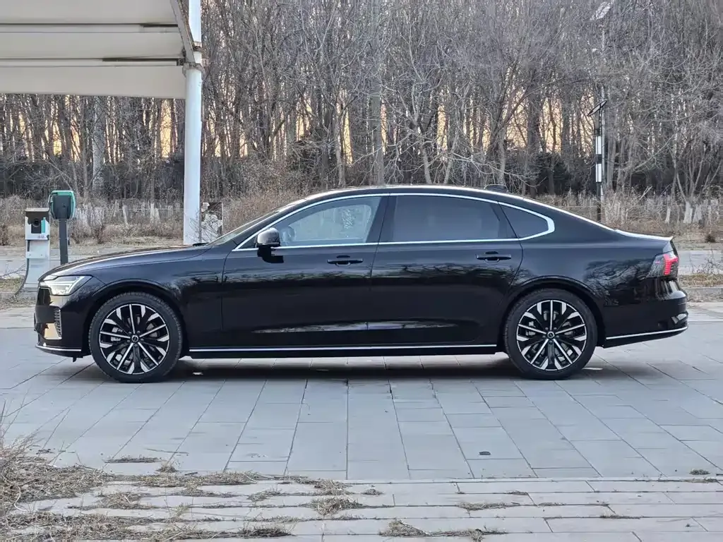 Volvo S90 — фото 10