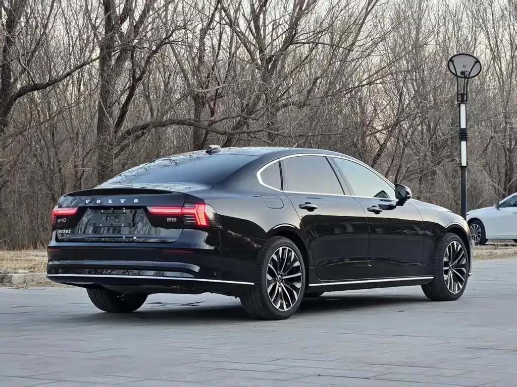 Volvo S90 — фото 8