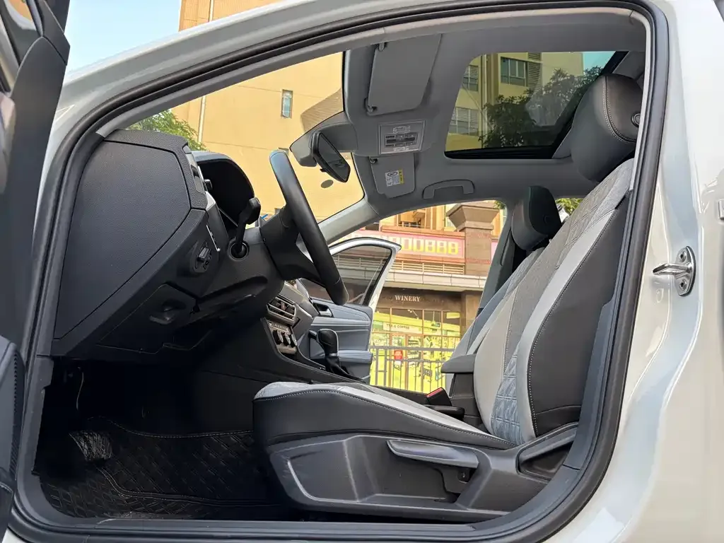 Volkswagen Lavida 2024 из CN, фото 10