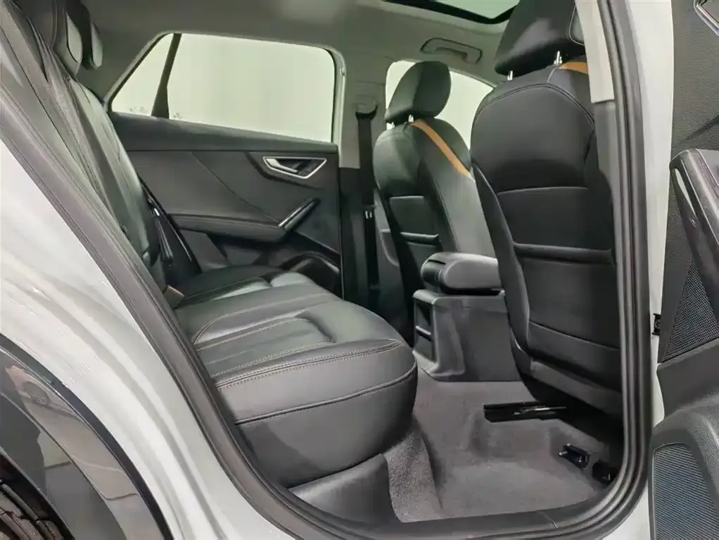 Audi Q2L 2024 из CN, фото 5