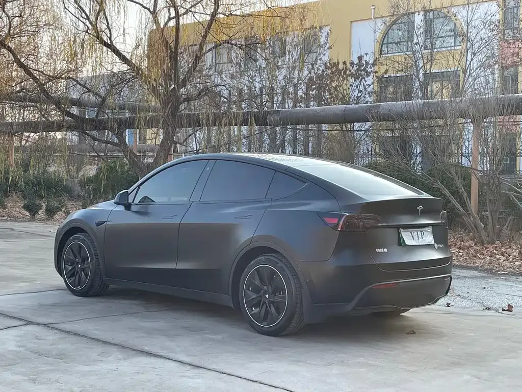 Tesla Model Y — фото 5