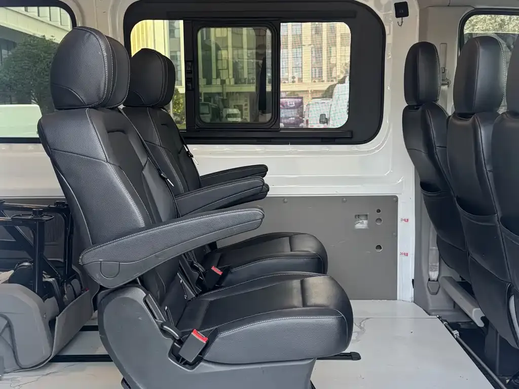 Ford Transit T8 2024 из CN, фото 6