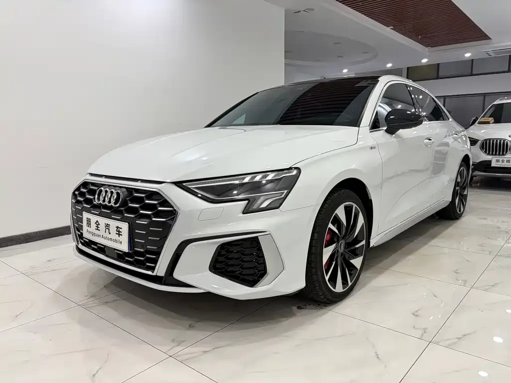 Audi A3 — фото 1