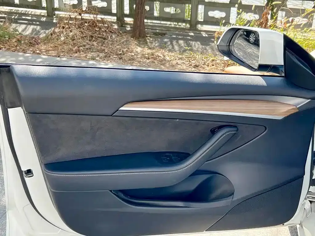 Tesla Model 3 — фото 8