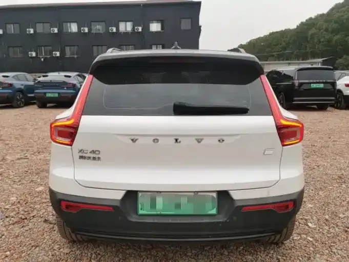 Volvo XC40 NEV — фото 6